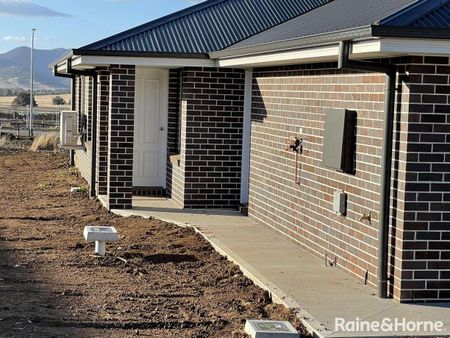 2 BEDROOM UNIT LOCATED IN THE MEADOWS! - Photo 4