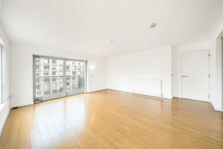 3 bedroom flat to rent - Photo 3