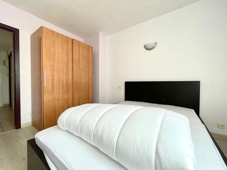 T4 MEUBLÉ - BOULEVARD COMMANDANT MOUCHOTTE - 63 m² - Photo 4