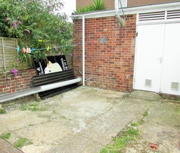 2 bedroom flat to rent - Photo 6