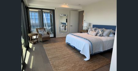 One Bedroom Luxury Apartment in the Diamond Tower at the Jewel. - Photo 3