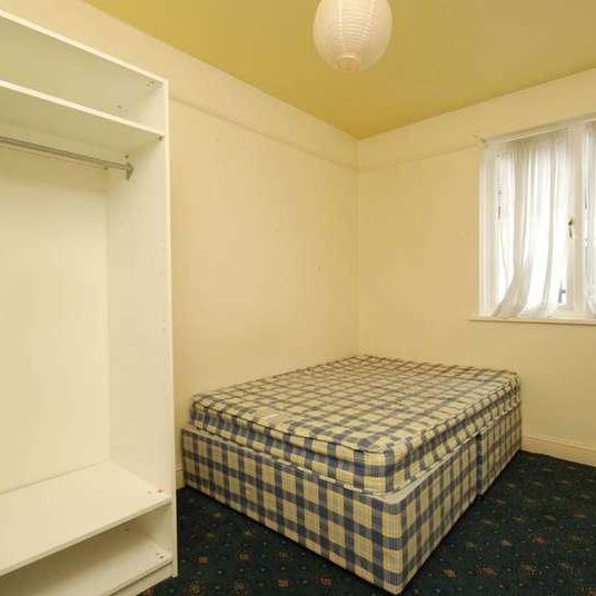 Finchley Road, Golders Green, NW11 - Photo 1
