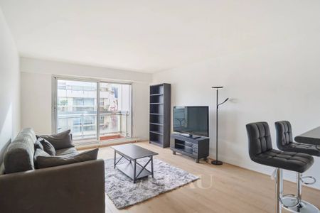 Location appartement, Paris 16ème (75016), 2 pièces, 52.03 m², ref 86422622 - Photo 3