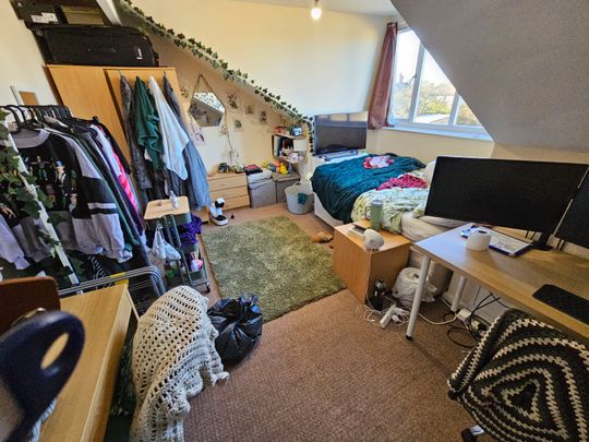 6 Bed - 13 Newport Mount, Headingley, Leeds - LS6 3DB - Student - Photo 1