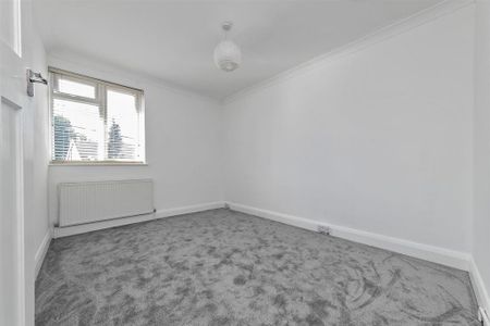 2 bedroom maisonette to rent - Photo 4