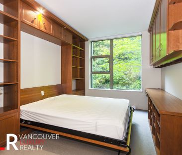 Condo in West Vancouver, BC - Photo 6