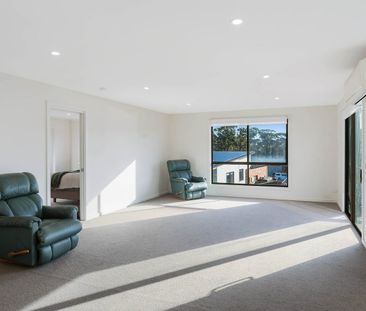 $700 per week - Photo 2