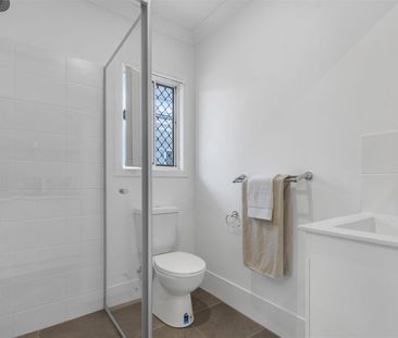 NEAR NEW FULLY FURNISHED OXLEY STUDIOS - Photo 4