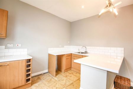 2 bed Apartment - To Let - Photo 3