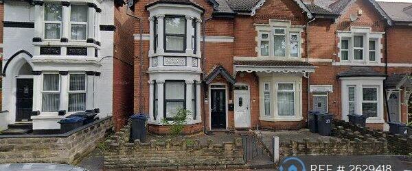 1 bedroom in a house share to rent - Photo 1