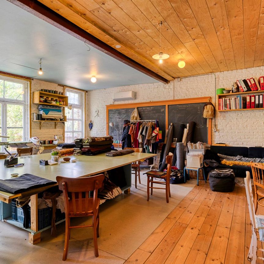 Woonst met achterliggend werkplaats in hartje Ukkel - Foto 1