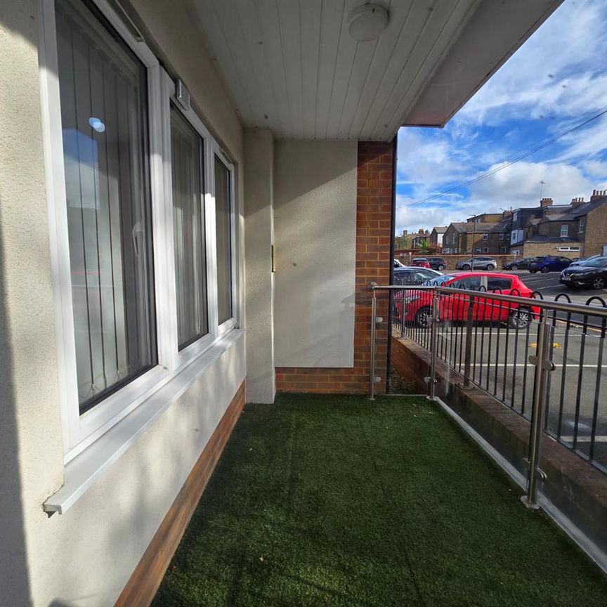 Bennetts Yard, Uxbridge UB8, London - Photo 1