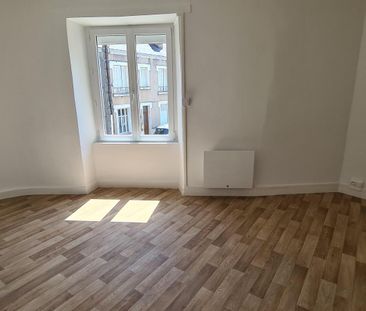 Location Appartement 2 pièces 46m² LUSIGNAN 86600 - Photo 2