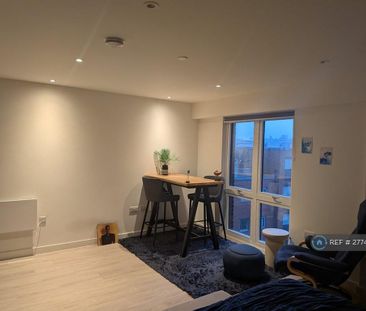 Studio to rent - Photo 2