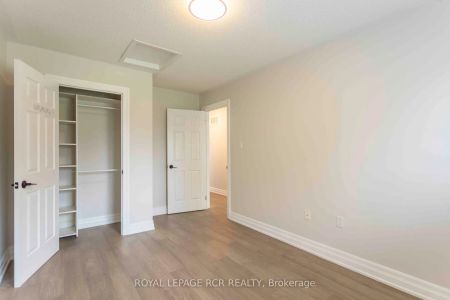 Condo Townhouse For Lease | N9256468 - Photo 4