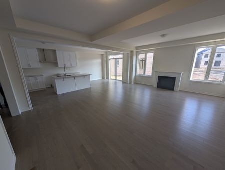 For Lease - 47 Arnold Circle, Brampton, Ontario - Photo 2