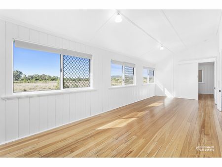 6 Treetops Way, Parkhurst - Photo 2