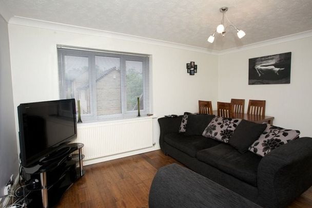 2 Bed Flat, Rodley, LS13 - Photo 1