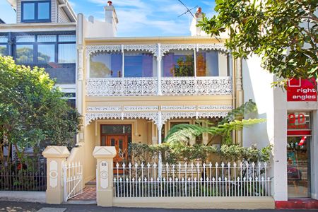An Charming, Unfurnished Three Bedroom Home with Separate Studio and Garage - Photo 3
