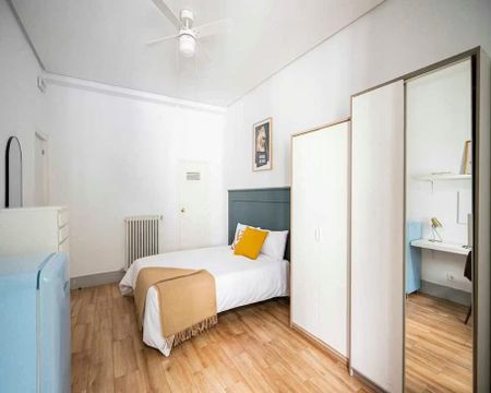 Calle de San Lorenzo, Madrid, Community of Madrid 28004 - Foto 3