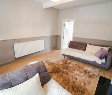 2 bedroom terraced house to rent - Photo 2