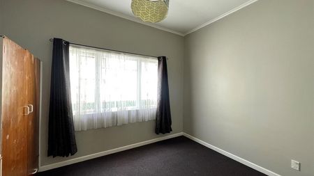 3 Bedroom Family Home - Photo 2