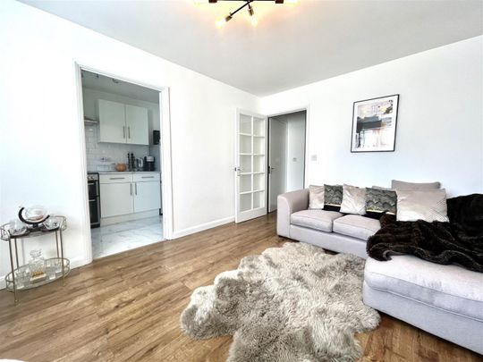 1 Bedroom Apartment - Purpose Built To Let - Photo 1