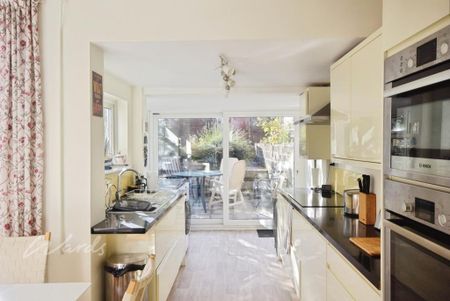 3 bedroom townhouse to rent - Photo 4