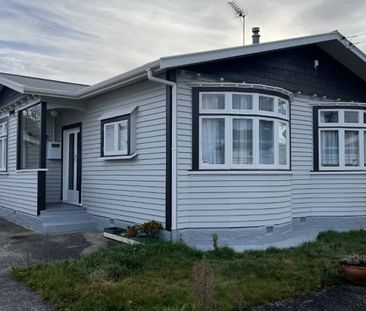 Charming 3-Bedroom Family Home for Rent in Wallaceville, Wellington - Photo 2