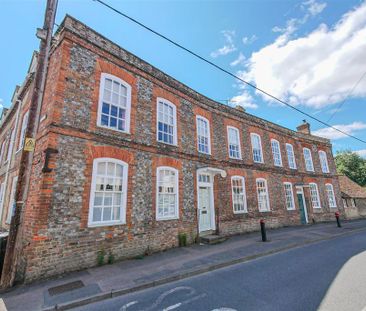 2 bedroom character property to rent - Photo 3