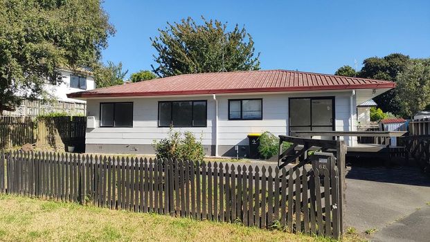 3-Bedroom in Brookfield - Photo 1