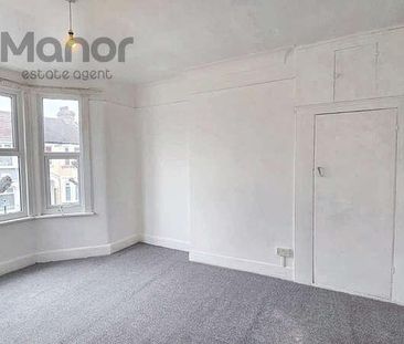 Central Park Road, East Ham, E6 - Photo 6