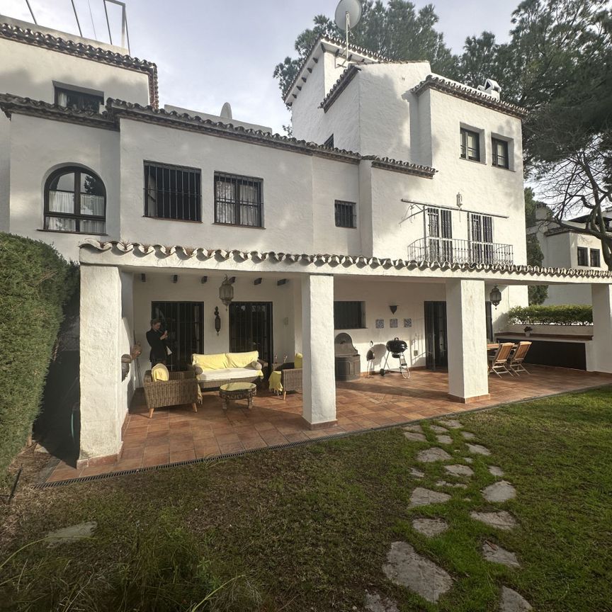 Planta baja de alquiler en Del Angel-nva Andal Aloha, 1, Aloha - Photo 1