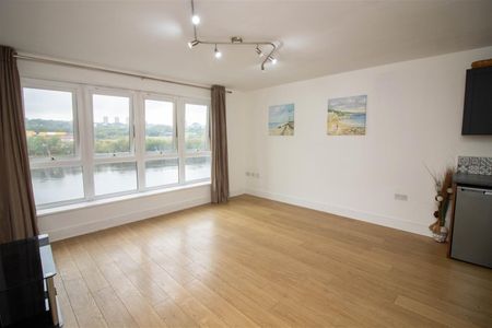 2 Bedroom Apartment - Fourth Floor - Photo 3