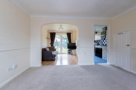 2 bedroom semi-detached house to rent - Photo 4