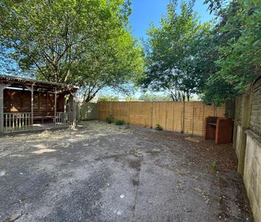 4 bedroom flat to rent - Photo 5