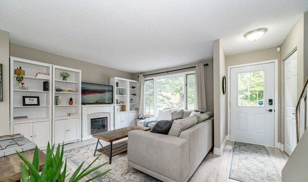 For Lease - 159 Old Carriage Drive, Kitchener, Ontario - Photo 1