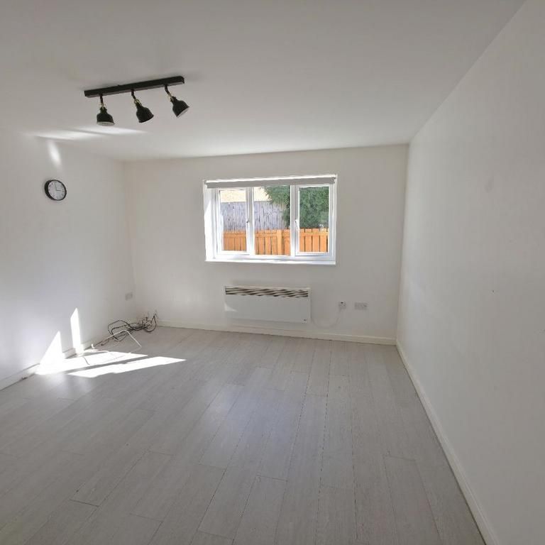 2 bedroom bungalow to rent - Photo 1