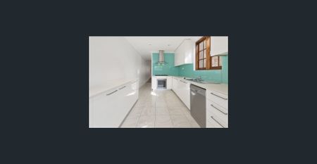 Beautiful Terrace in Ideal Location - Photo 2