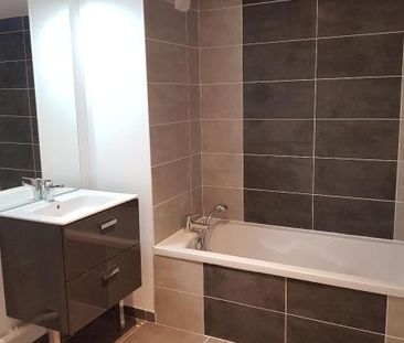 Location Appartement 2 pièces 45m² VILLEURBANNE 69100 - Photo 2