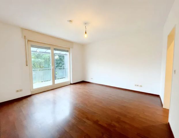 HELLE 2-ZIMMERWOHNUNG MIT GROßEM BALKON ZU MIETEN! - Photo 1
