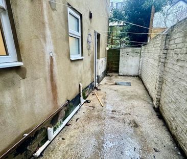 Alhambra Road - Photo 3