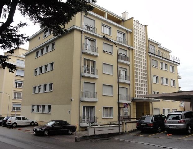 Close to the train station. - Photo 1