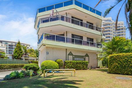 Refurbished Two Bedroom Unit - Photo 3