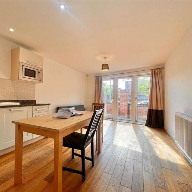 Cavendish Road, Didsbury - Photo 1