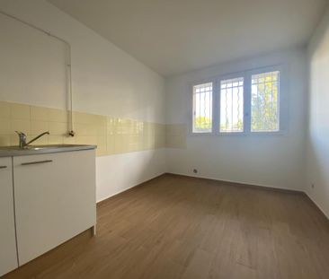 Location Appartement 2 pièces 57m² AVIGNON 84000 - Photo 1