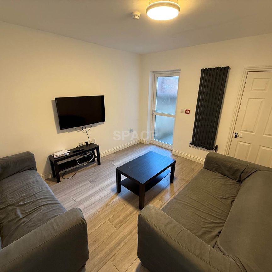 Grange Avenue, University - Photo 1