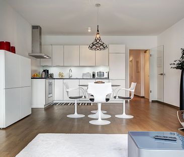 Munich-Neuhausen: high-quality apartment with balcony - Photo 2