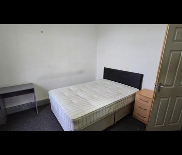 5 Bed Terraced House, Station Road, B14 - Photo 5