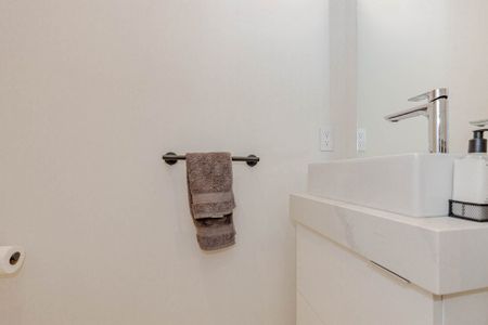 For Lease - 123 Maurice Drive Unit# 208, Oakville, Ontario - Photo 5